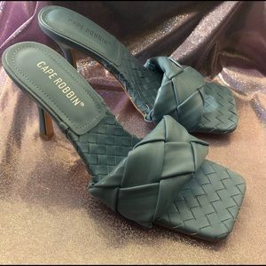 NIB Woven Heels Blue 7.5